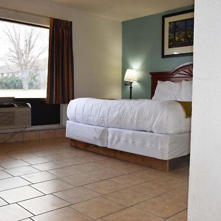 American Best Inn By Oyo I-35 Perry Near Lake Mcmurtry Esterno foto