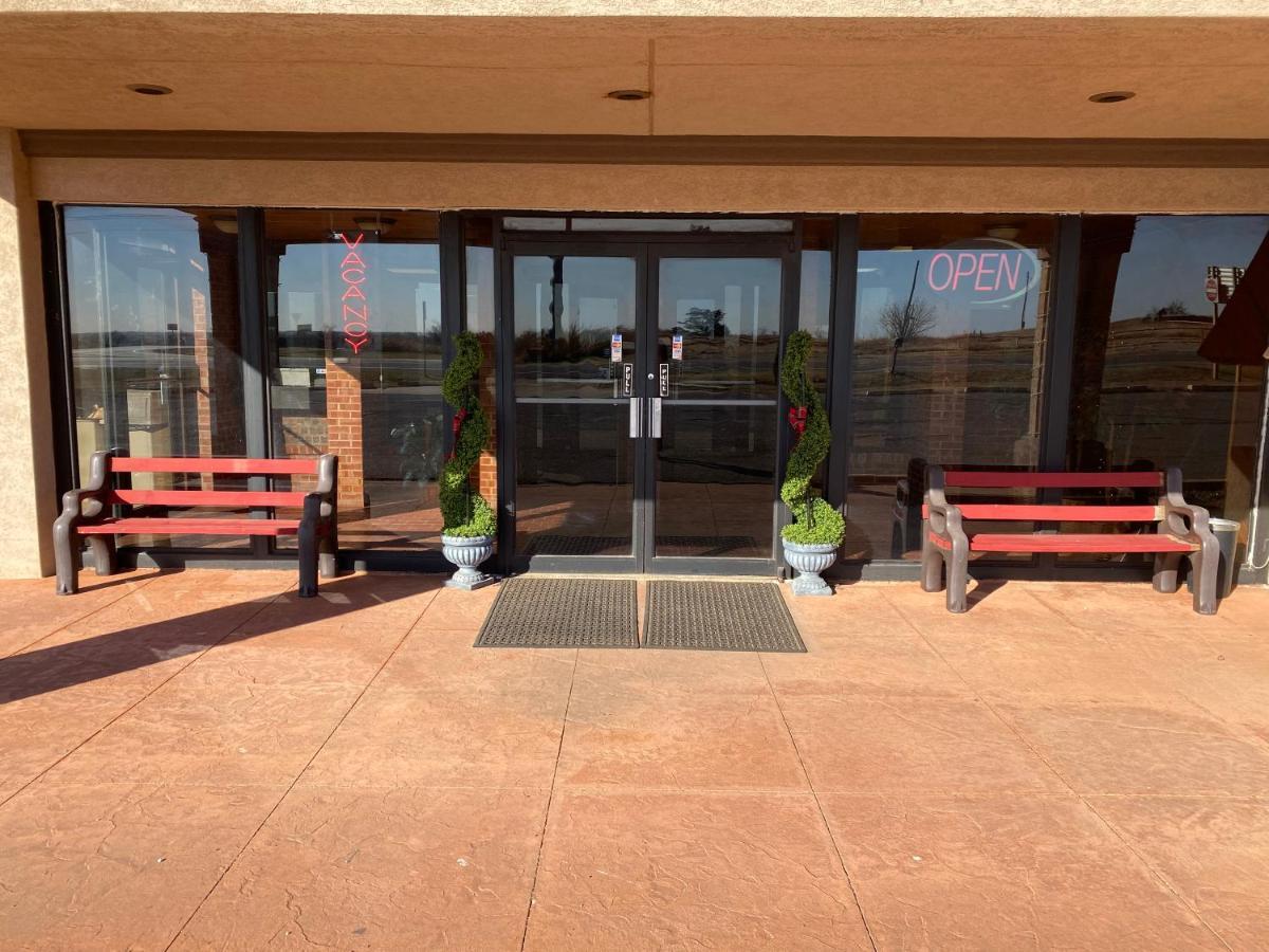 American Best Inn By Oyo I-35 Perry Near Lake Mcmurtry Esterno foto