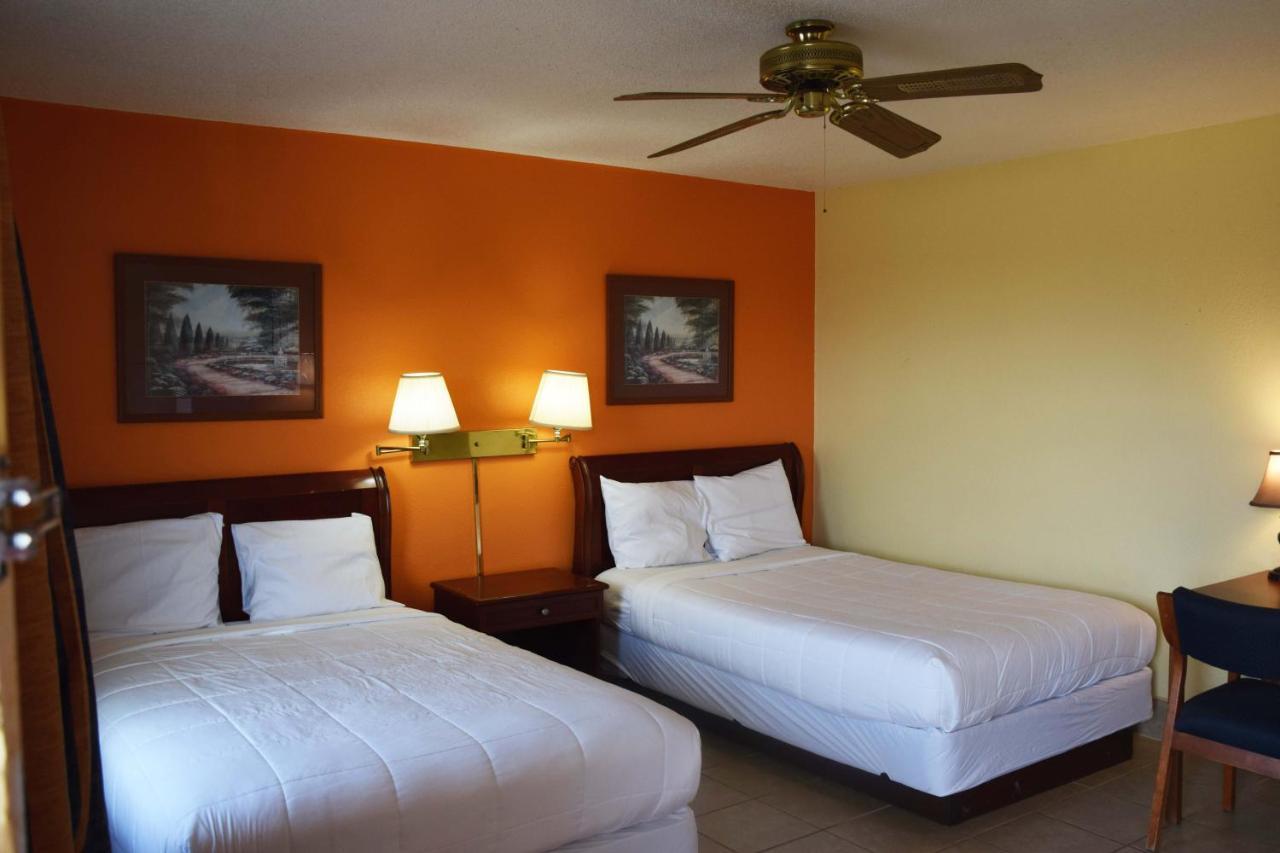 American Best Inn By Oyo I-35 Perry Near Lake Mcmurtry Esterno foto