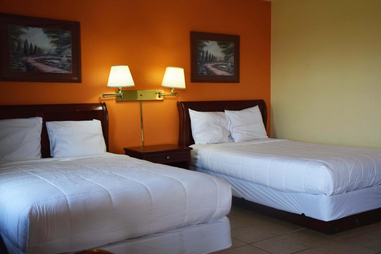 American Best Inn By Oyo I-35 Perry Near Lake Mcmurtry Esterno foto