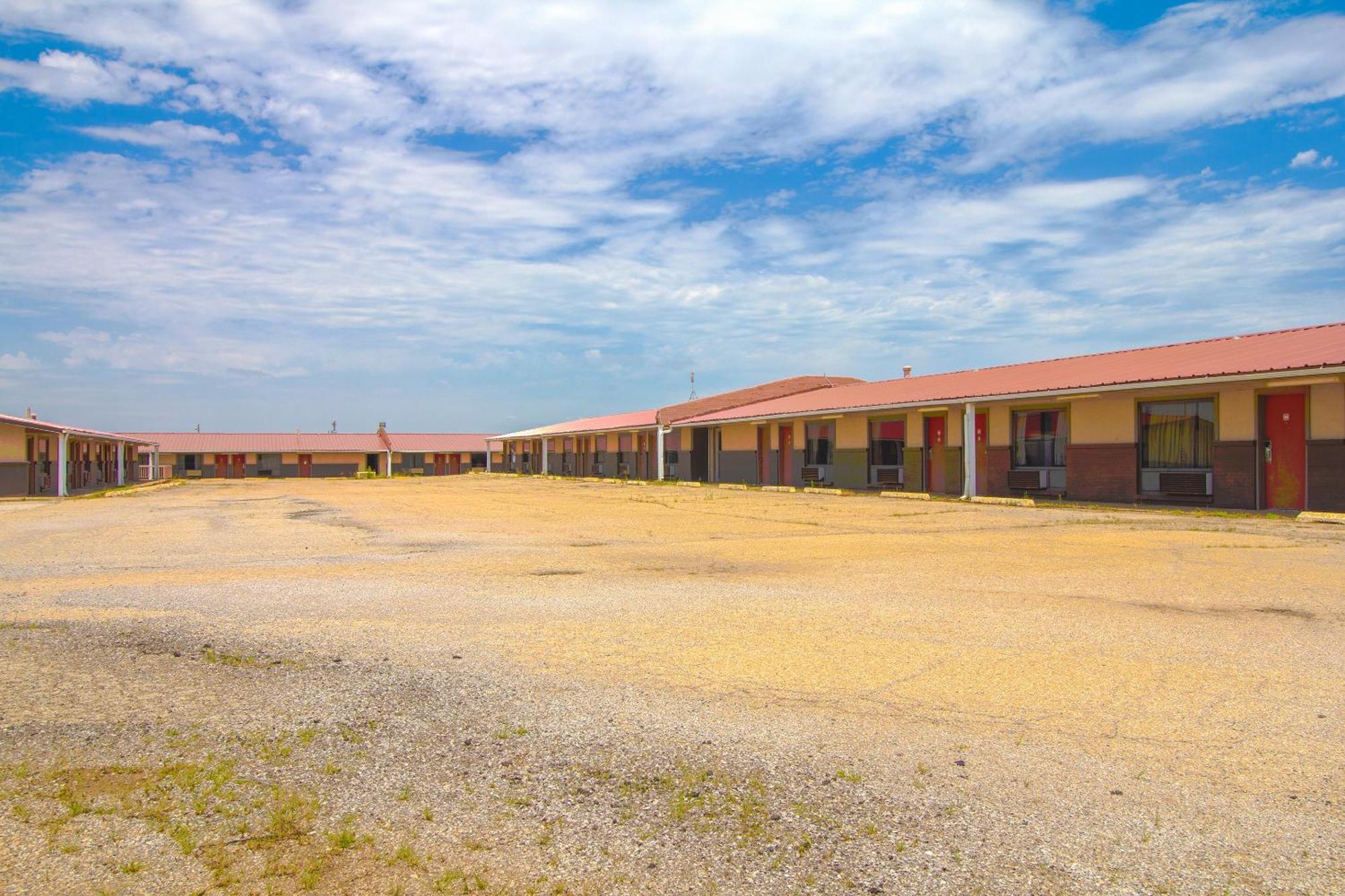 American Best Inn By Oyo I-35 Perry Near Lake Mcmurtry Esterno foto