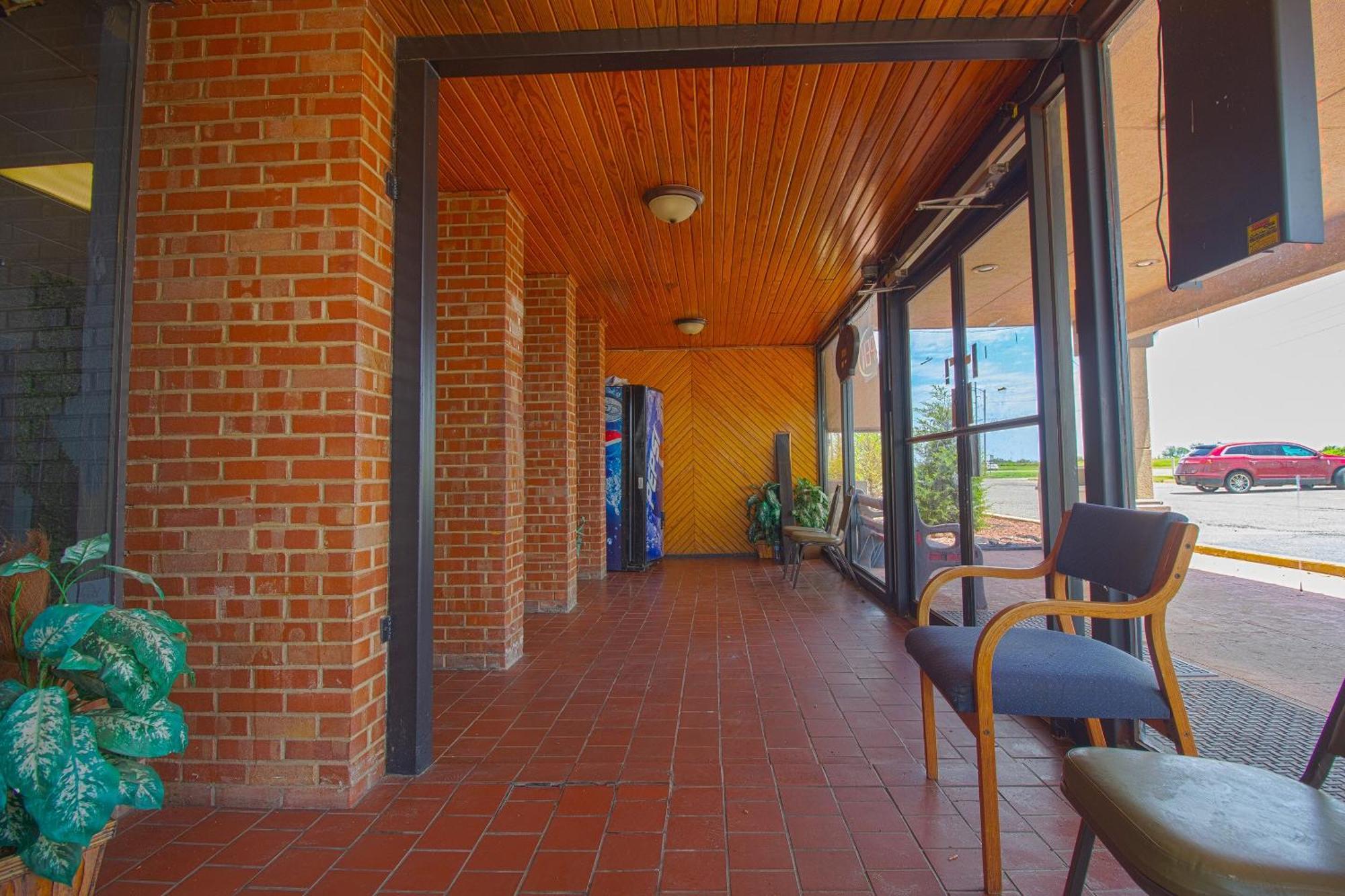 American Best Inn By Oyo I-35 Perry Near Lake Mcmurtry Esterno foto