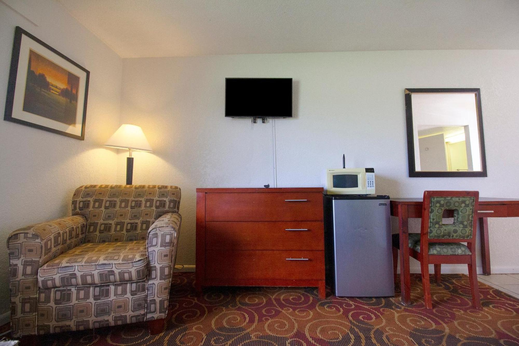 American Best Inn By Oyo I-35 Perry Near Lake Mcmurtry Esterno foto